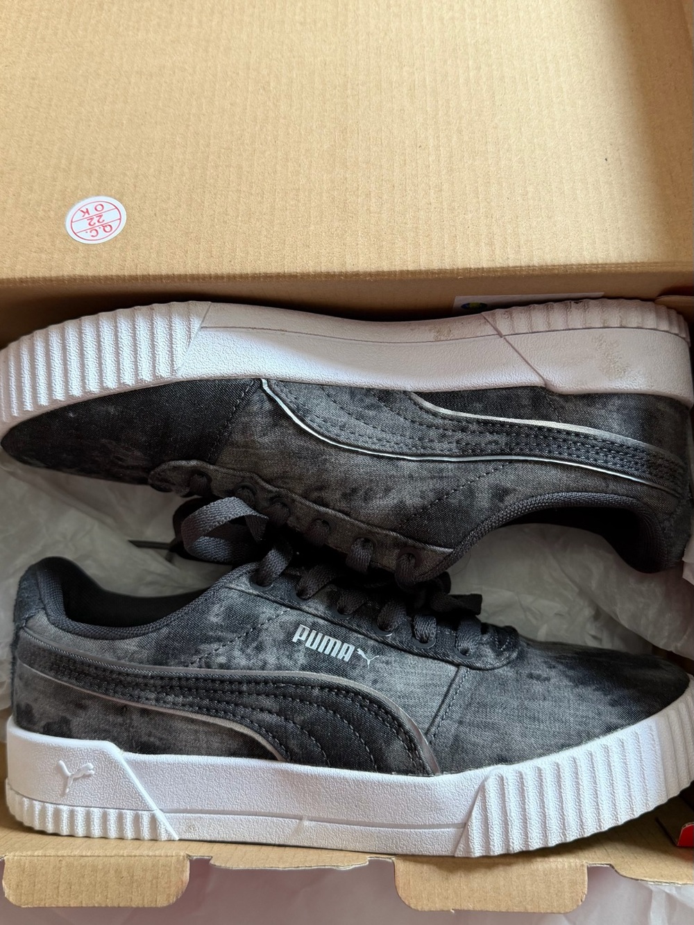 Puma Women’s Black and White Velvet-Effect Low Top Platform Sneakers